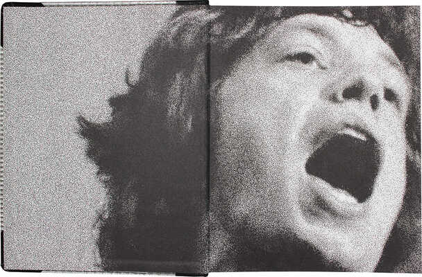 [Уаймен Б., Рэй Б., автографы]. The Rolling Stones. In The Beginning / Phot. Bent Rej. London: Mitchell Beazley, 2006.